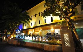 Sylvia Hotel Budget